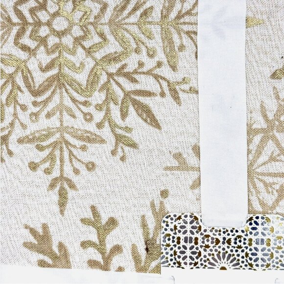 Cynthia Rowley Ornate Gold Snowflake Tablecloth 60x104 Sparkle Christmas Holiday - Picture 3 of 13